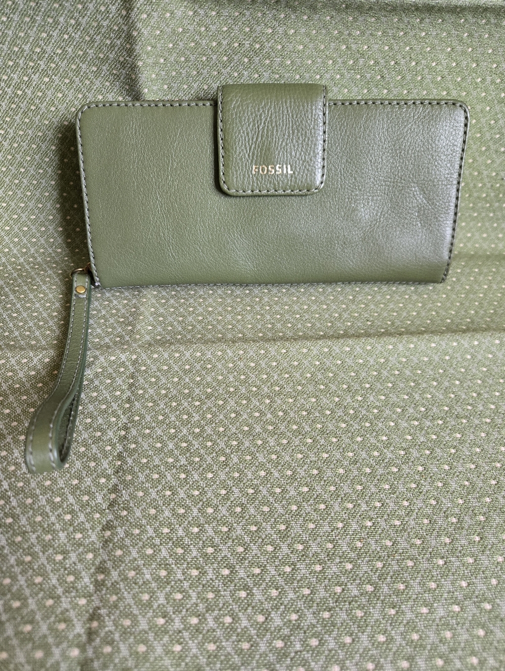 Fossil Olive Leather Wristlet Zip & Snap Wallet